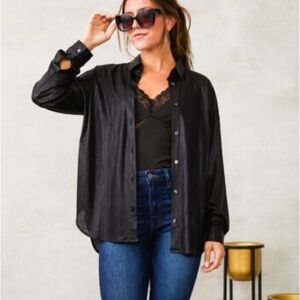 Buckle Chic Black Women's Button-Down Shirt